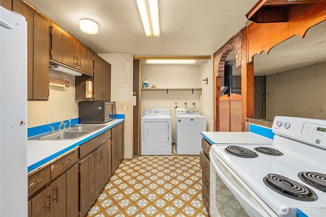 15406 12th Avenue E, Tacoma, WA 98445