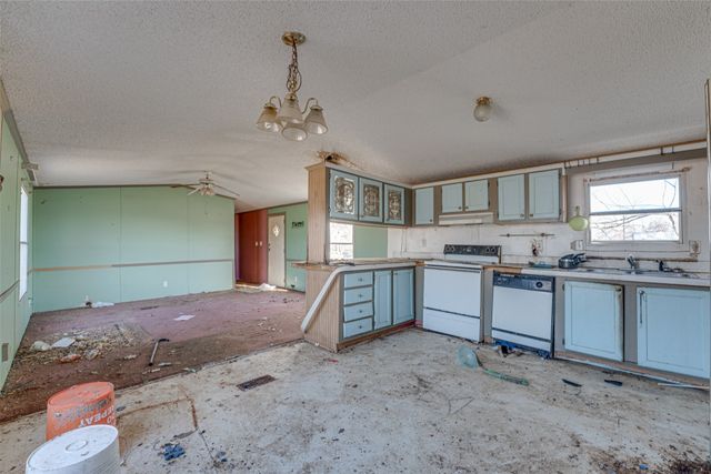 100 Zodiac Strait Road, Ferris, TX 75125