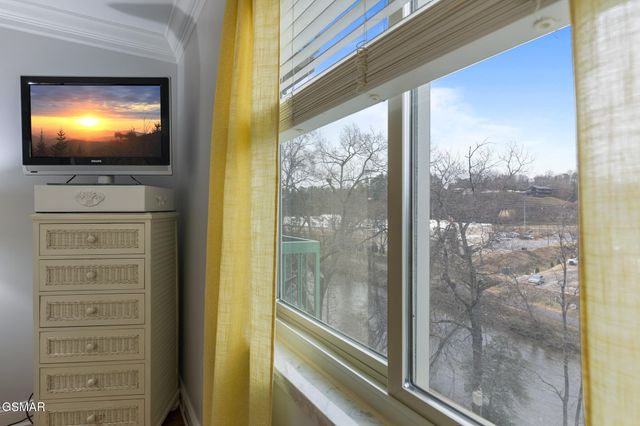 3215 N River Road, Pigeon Forge, TN 37863