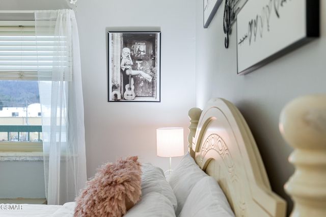 3215 N River Road, Pigeon Forge, TN 37863