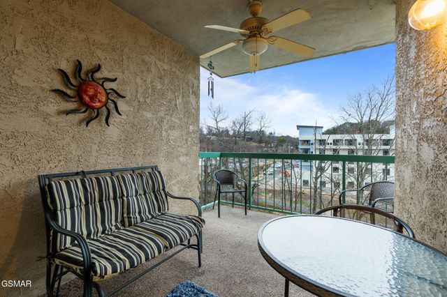 3215 N River Road, Pigeon Forge, TN 37863