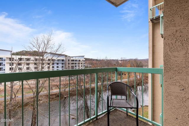 3215 N River Road, Pigeon Forge, TN 37863