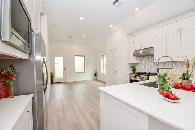 13724 Lantana Breeze, Texas City, TX 77568