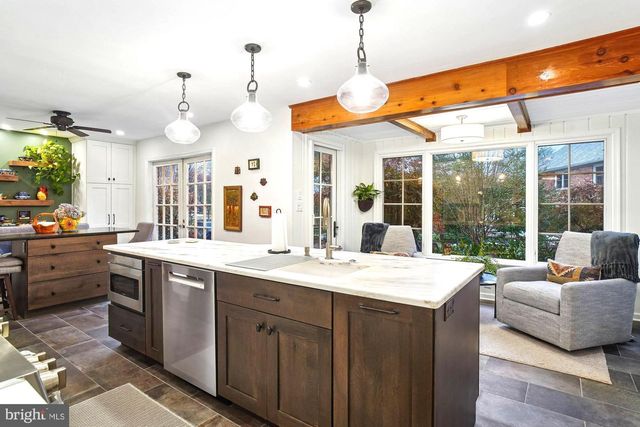 6904 OLD GATE LN, North Bethesda, MD 20852