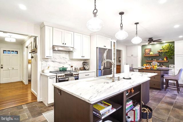 6904 OLD GATE LN, North Bethesda, MD 20852