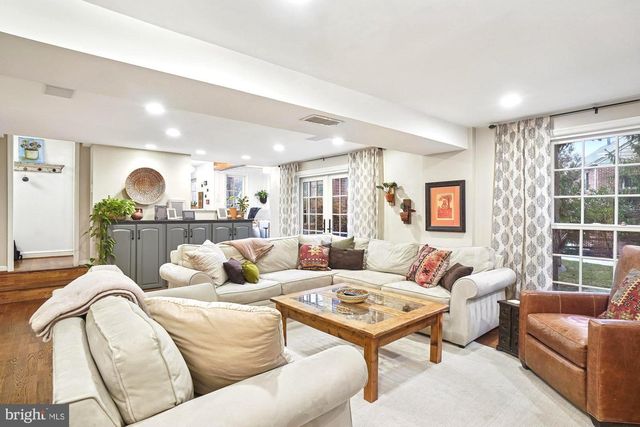 6904 OLD GATE LN, North Bethesda, MD 20852