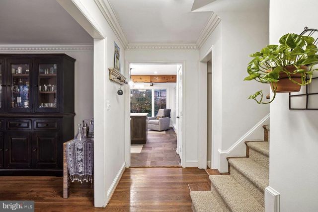 6904 OLD GATE LN, North Bethesda, MD 20852