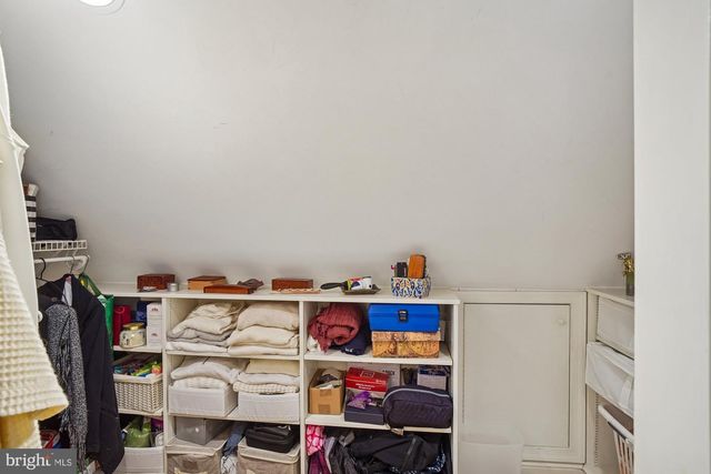 6904 OLD GATE LN, North Bethesda, MD 20852