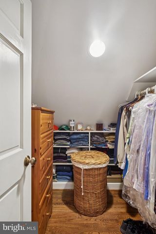 6904 OLD GATE LN, North Bethesda, MD 20852