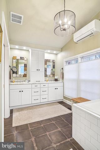 6904 OLD GATE LN, North Bethesda, MD 20852