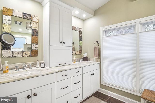 6904 OLD GATE LN, North Bethesda, MD 20852