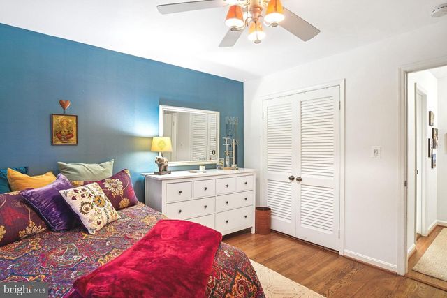 6904 OLD GATE LN, North Bethesda, MD 20852