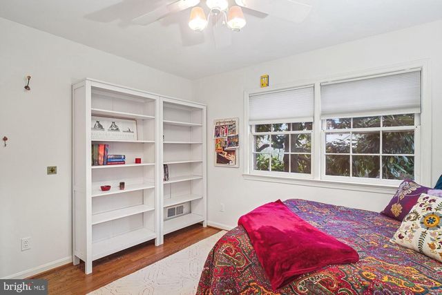 6904 OLD GATE LN, North Bethesda, MD 20852