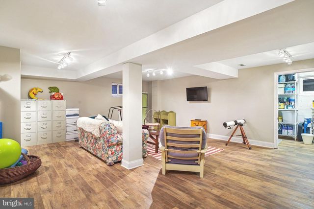 6904 OLD GATE LN, North Bethesda, MD 20852