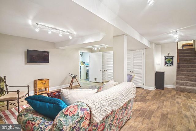 6904 OLD GATE LN, North Bethesda, MD 20852