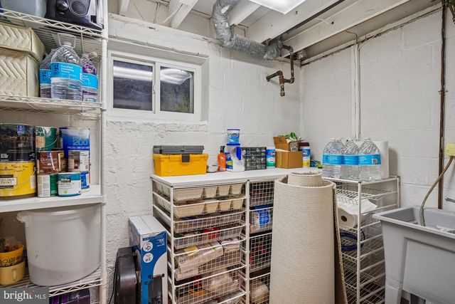 6904 OLD GATE LN, North Bethesda, MD 20852