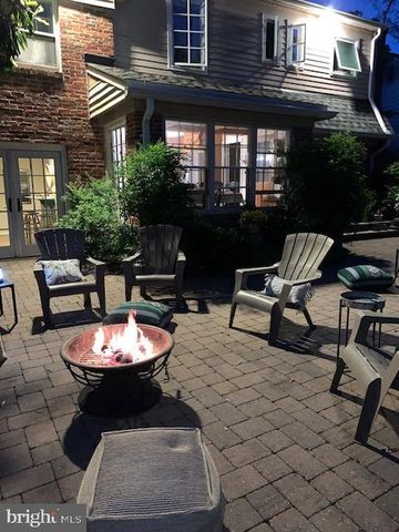 6904 OLD GATE LN, North Bethesda, MD 20852