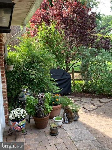 6904 OLD GATE LN, North Bethesda, MD 20852