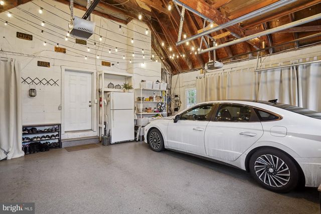 6904 OLD GATE LN, North Bethesda, MD 20852