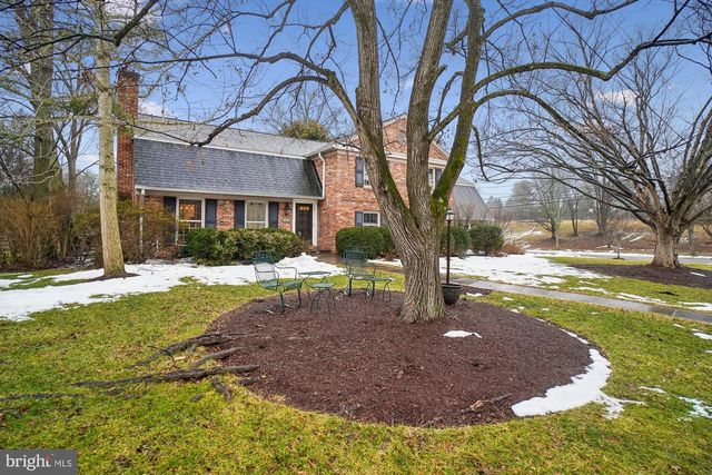 6904 OLD GATE LN, North Bethesda, MD 20852