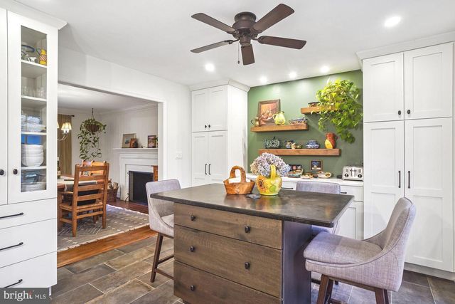 6904 OLD GATE LN, North Bethesda, MD 20852