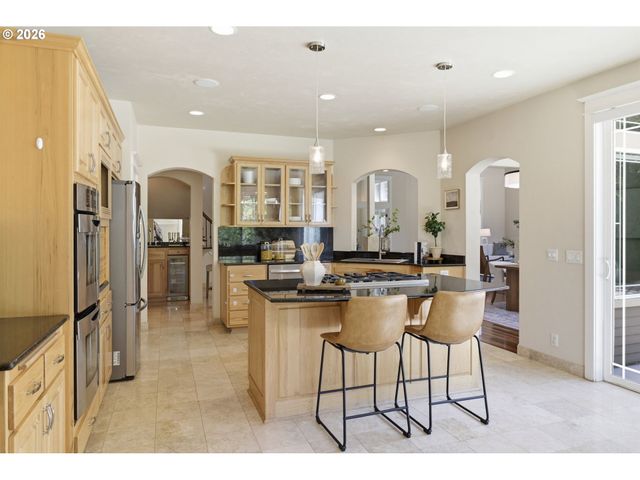 3333 RIVERPLACE Dr, Eugene, OR 97401