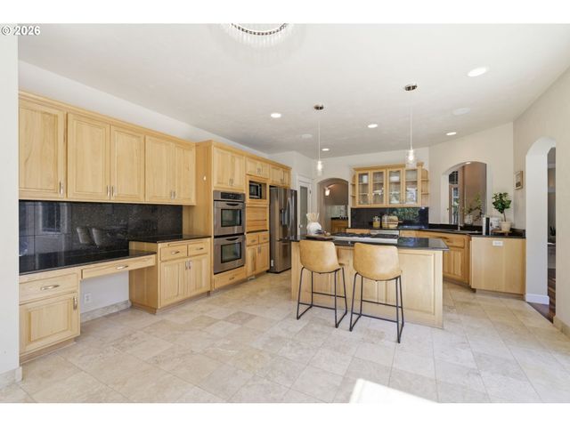 3333 RIVERPLACE Dr, Eugene, OR 97401