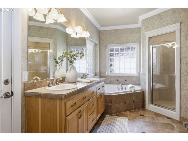 3333 RIVERPLACE Dr, Eugene, OR 97401
