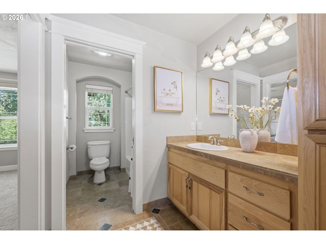 3333 RIVERPLACE Dr, Eugene, OR 97401