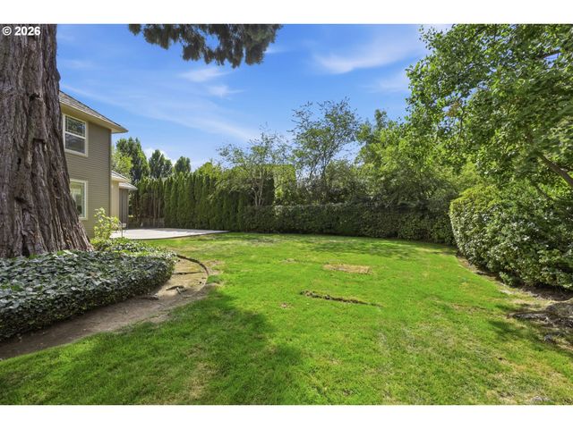 3333 RIVERPLACE Dr, Eugene, OR 97401
