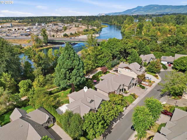 3333 RIVERPLACE Dr, Eugene, OR 97401
