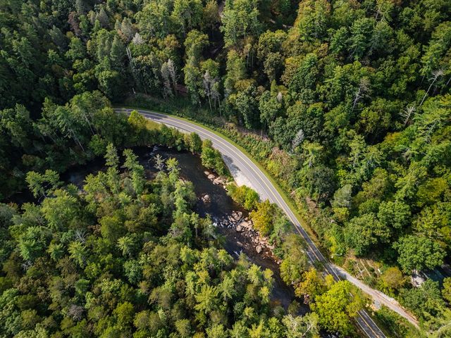 283 River Bend Lane, Blue Ridge, GA 30513