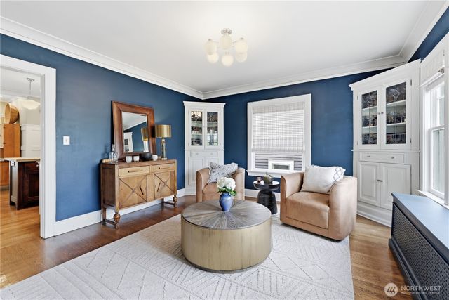 3127 Broadway E, Seattle, WA 98102