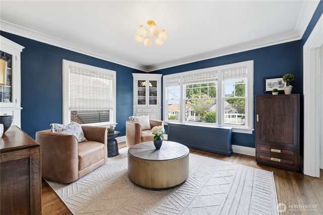 3127 Broadway E, Seattle, WA 98102