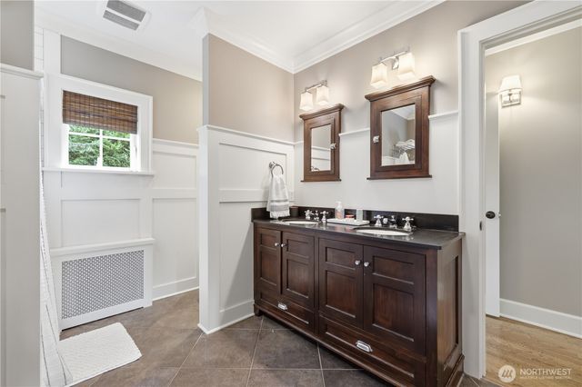 3127 Broadway E, Seattle, WA 98102