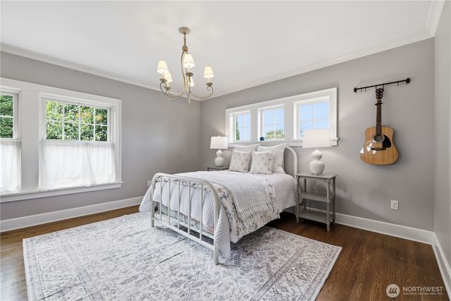 3127 Broadway E, Seattle, WA 98102