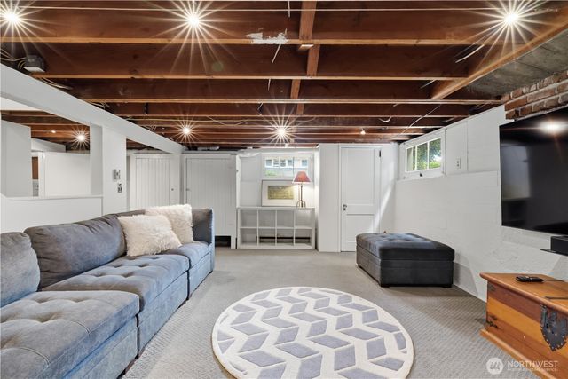 3127 Broadway E, Seattle, WA 98102