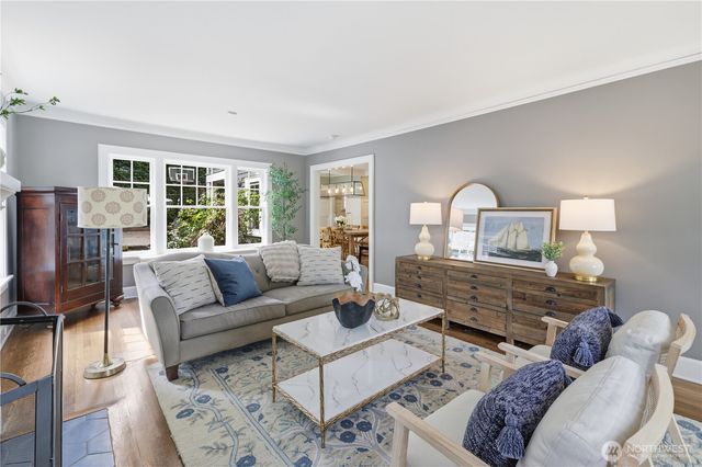 3127 Broadway E, Seattle, WA 98102
