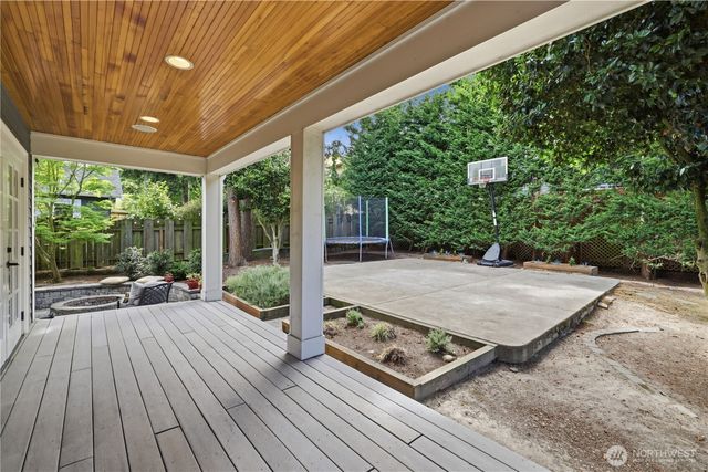 3127 Broadway E, Seattle, WA 98102