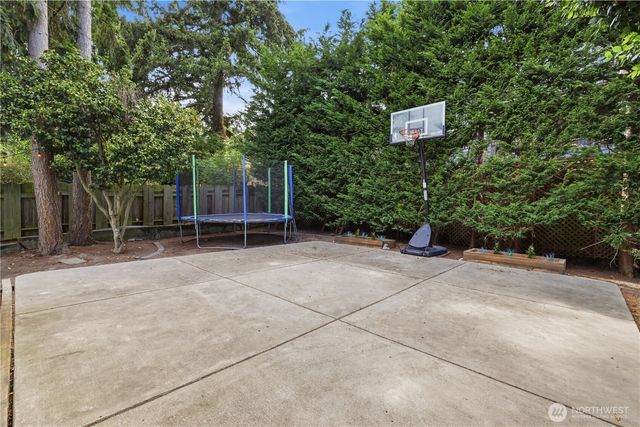 3127 Broadway E, Seattle, WA 98102
