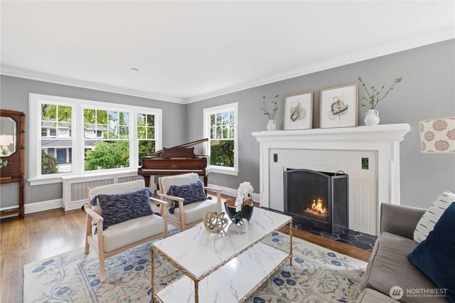 3127 Broadway E, Seattle, WA 98102