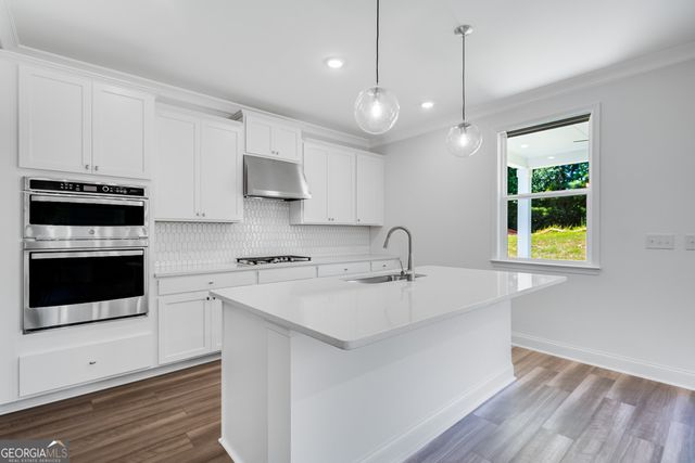 8685 Chesford Grove, Ball Ground, GA 30107