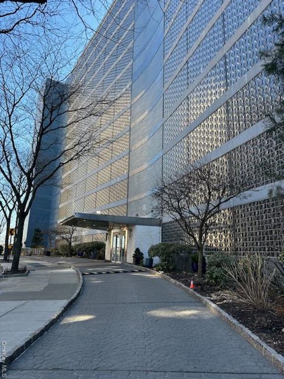 2400 Johnson Avenue 4H, Bronx, NY 10463