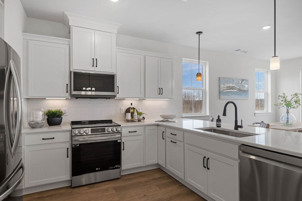 6048 Mill Tree Ct, Nashville, TN 37221