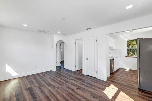2027 30TH AVENUE N TOP UNIT, St Petersburg, FL 33713
