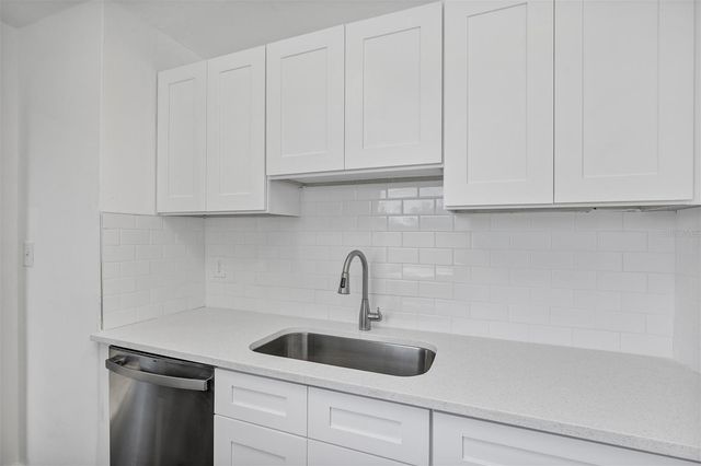 2027 30TH AVENUE N TOP UNIT, St Petersburg, FL 33713