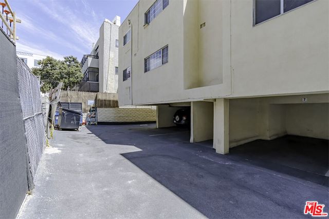 741 S Hobart Boulevard 13, Los Angeles, CA 90005
