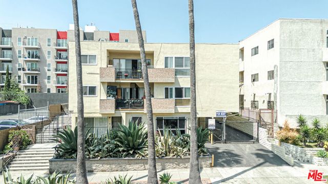 741 S Hobart Boulevard 13, Los Angeles, CA 90005