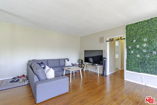 741 S Hobart Boulevard 13, Los Angeles, CA 90005