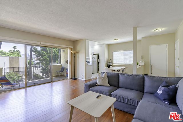 741 S Hobart Boulevard 13, Los Angeles, CA 90005